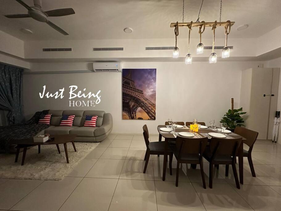 Just Being 5pax 1br/1ba 1queen/1single/1sofa Kuala Lumpur
