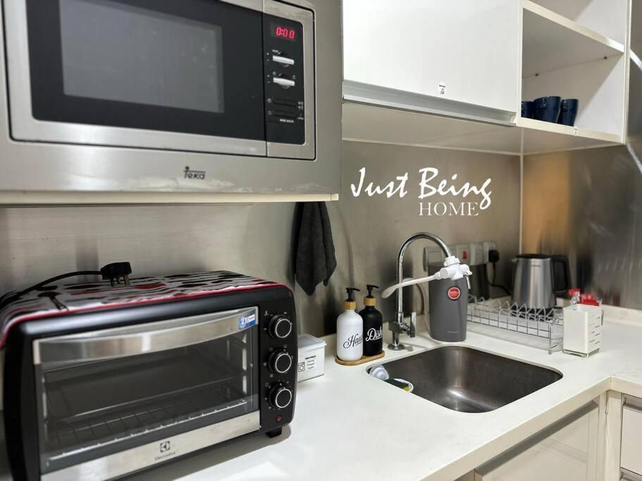 Just Being 5pax 1br/1ba 1queen/1single/1sofa Kuala Lumpur