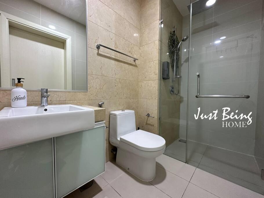 Just Being 5pax 1br/1ba 1queen/1single/1sofa *