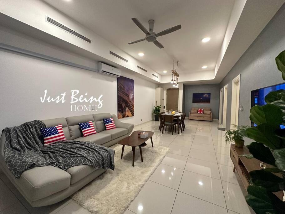 Just Being 5pax 1br/1ba 1queen/1single/1sofa Kuala Lumpur